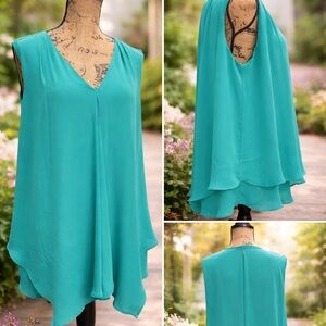 Violet & Claire Vibrant Teal Sleeveless Tunic